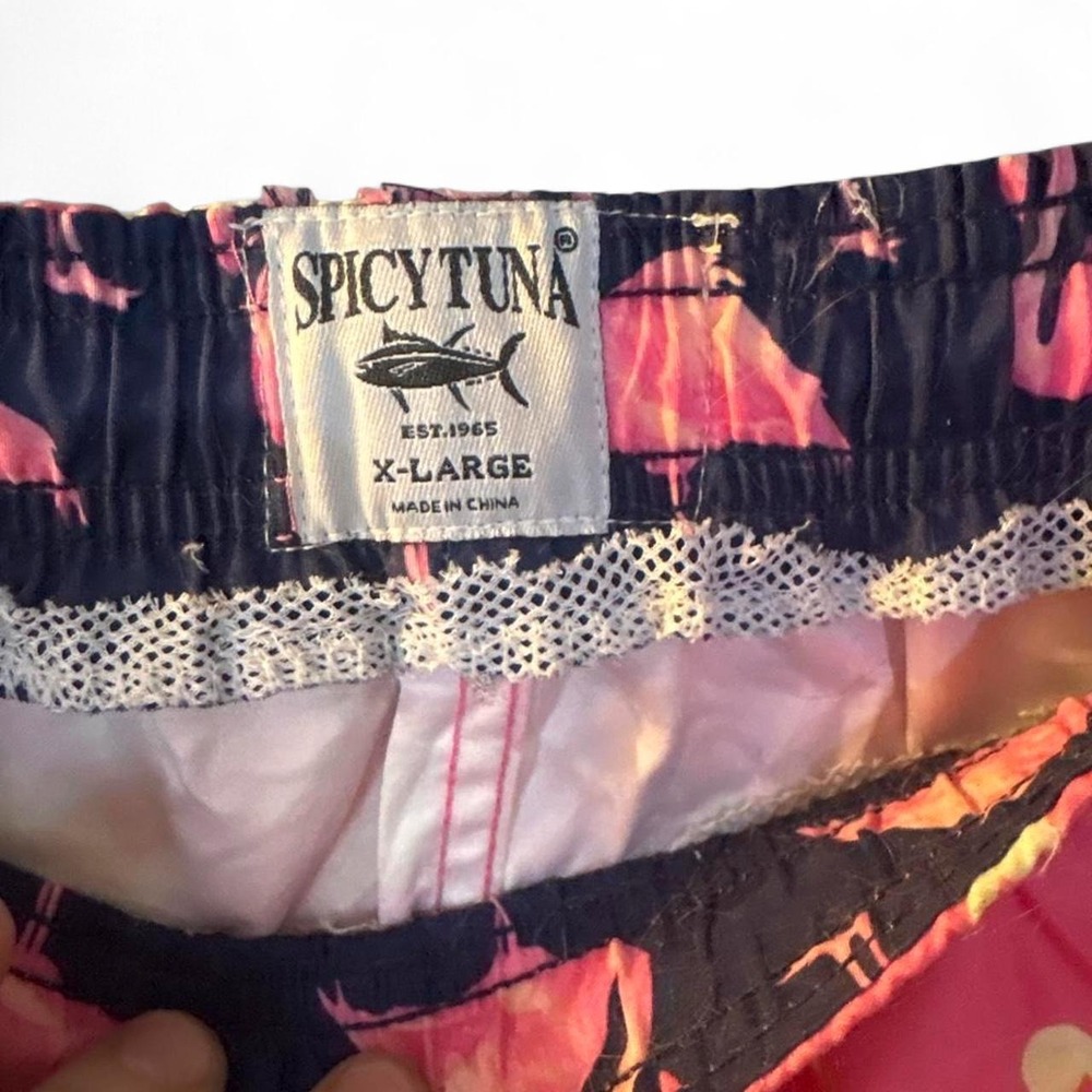 Spicy tuna shorts - Picture 2 of 2